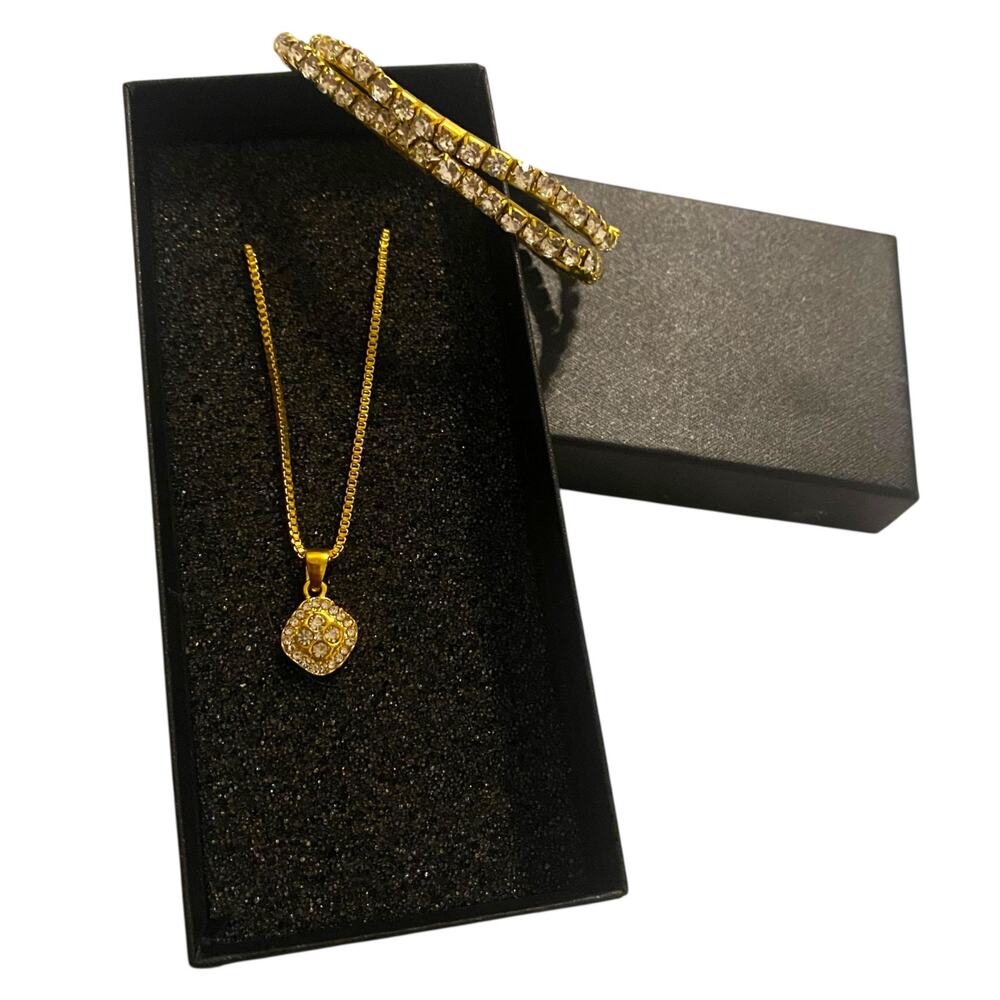 Fashion Jewelry gold toned flower clover pendant necklace and bracelets